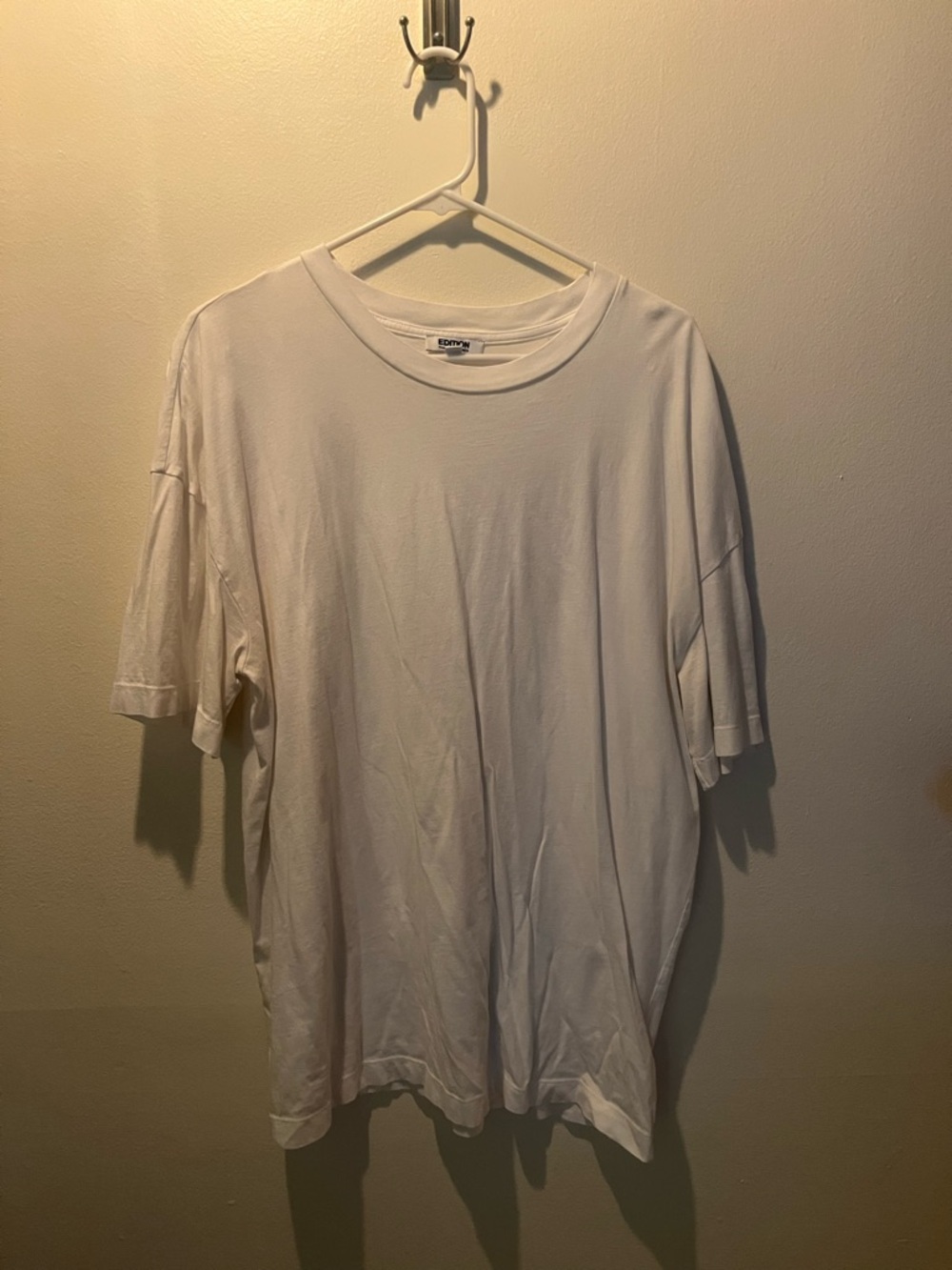 Express White Short Sleeve Crewneck Tee